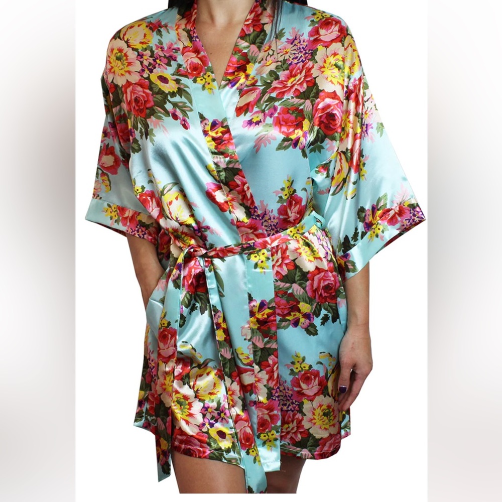 Ms Lovely Silk Robe - Picture 3 of 7